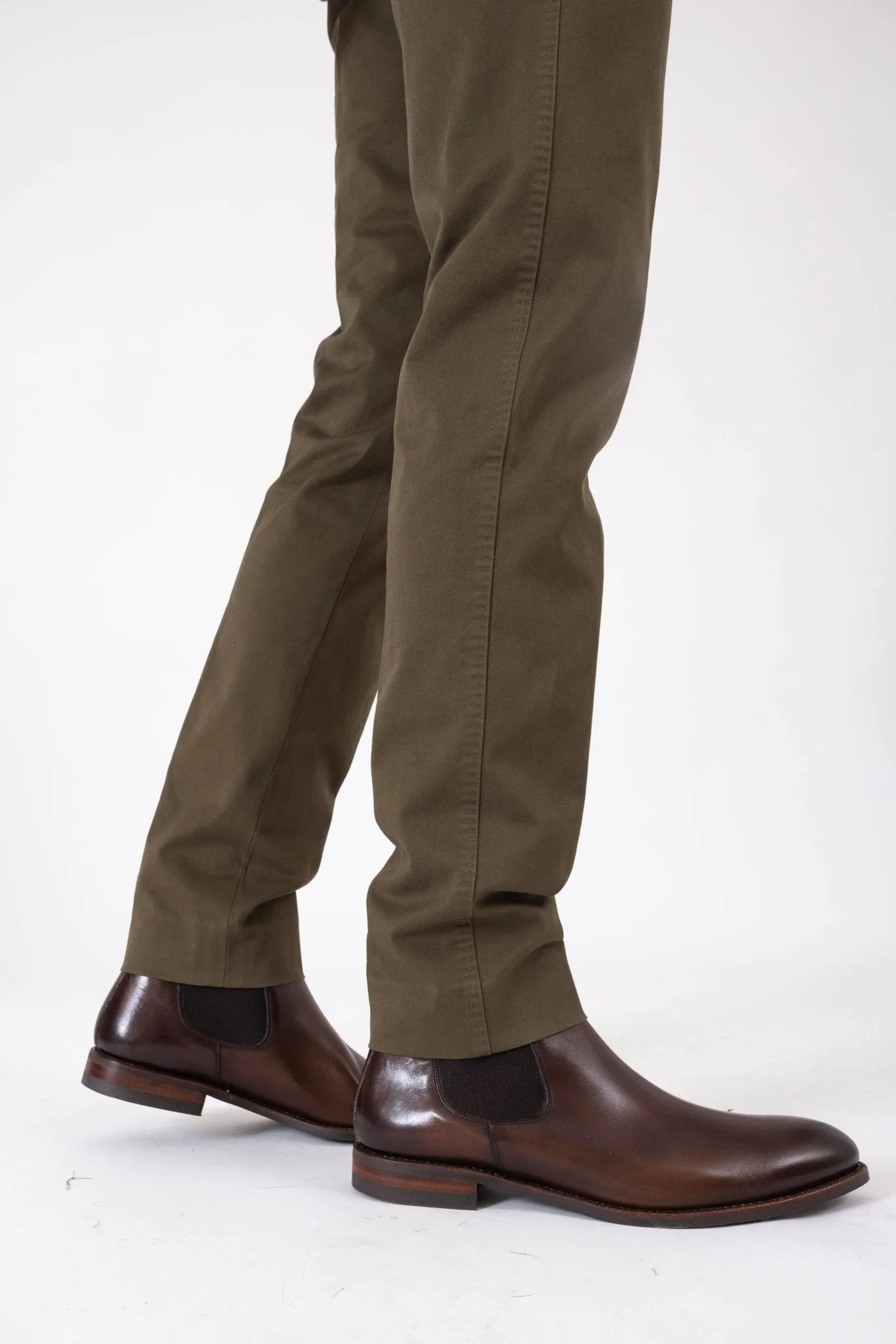 CHINO GABARDINE DE COTON STRETCH VERT PICKLE - BZV3