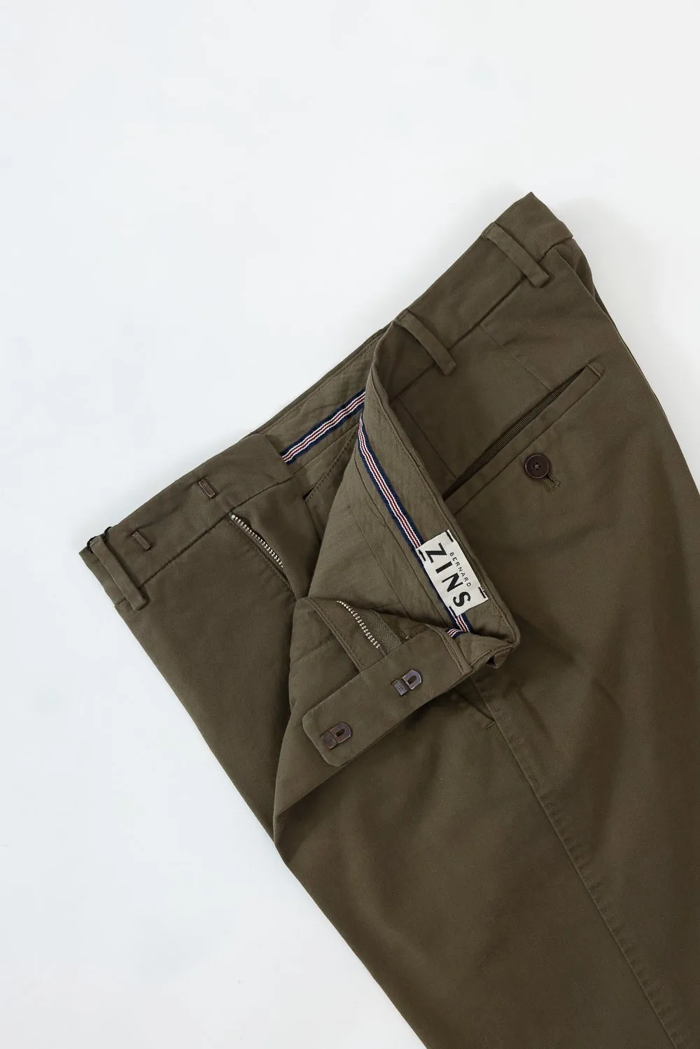 CHINO GABARDINE DE COTON STRETCH VERT PICKLE - BZV3