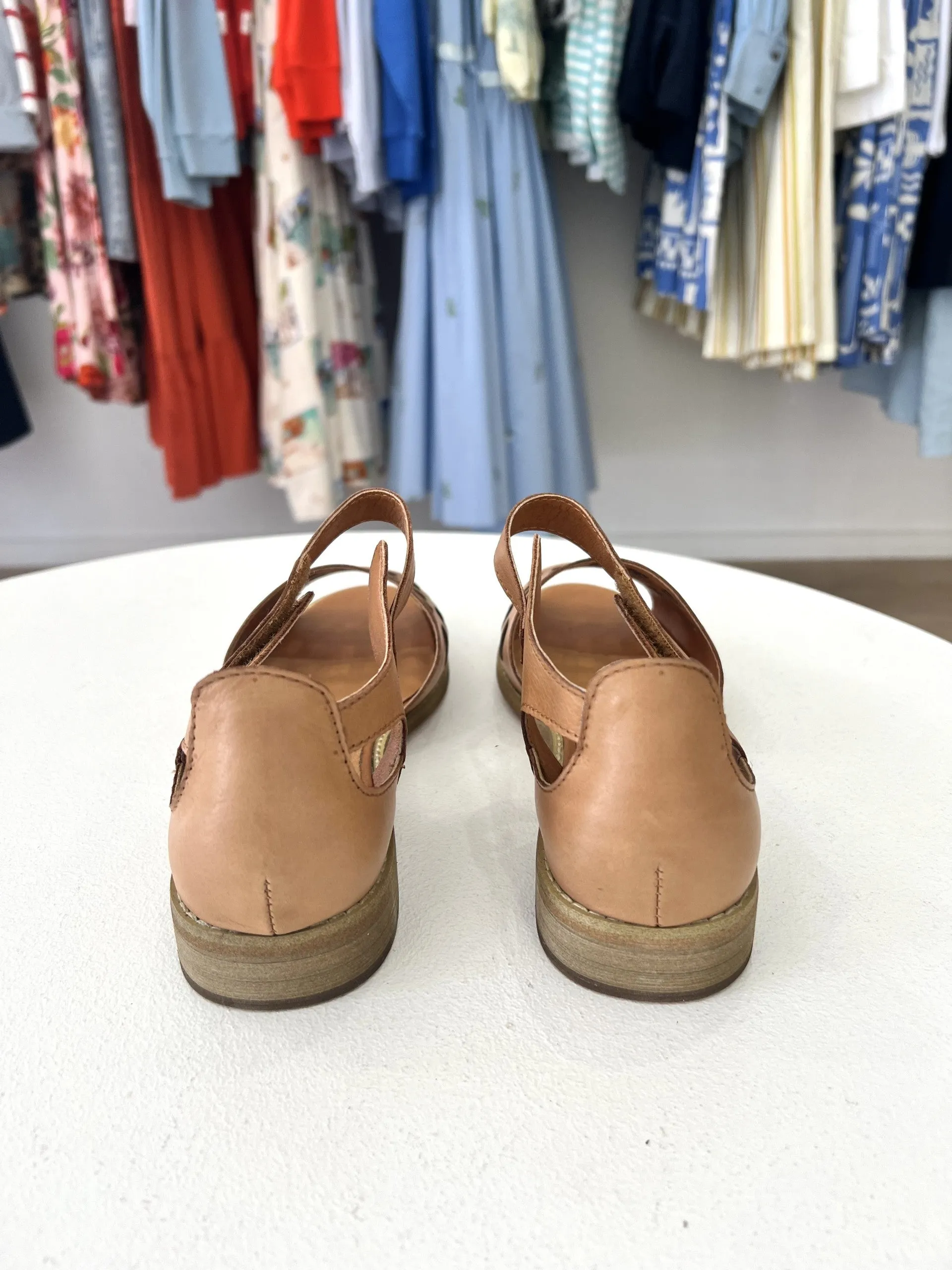 DELILAH LEATHER SANDAL || TAN