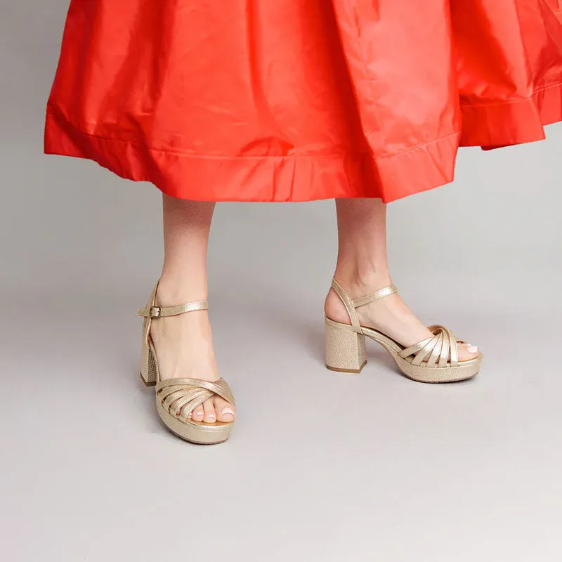 ESSKA Casey Sandals in Platinum Metallic
