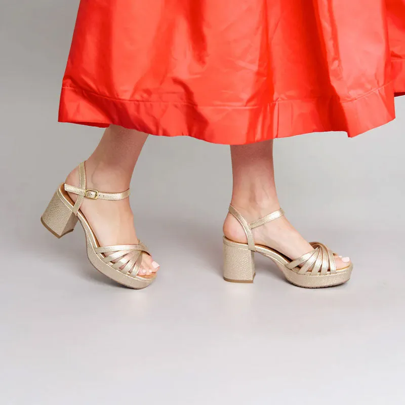 ESSKA Casey Sandals in Platinum Metallic
