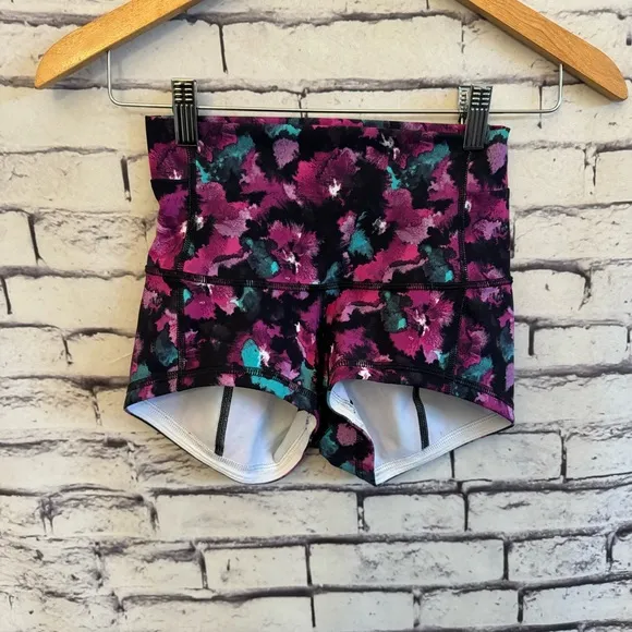 Lululemon Athletica Shorts Wunder Shorts 2&quot; Midnight Bloom SZ 4