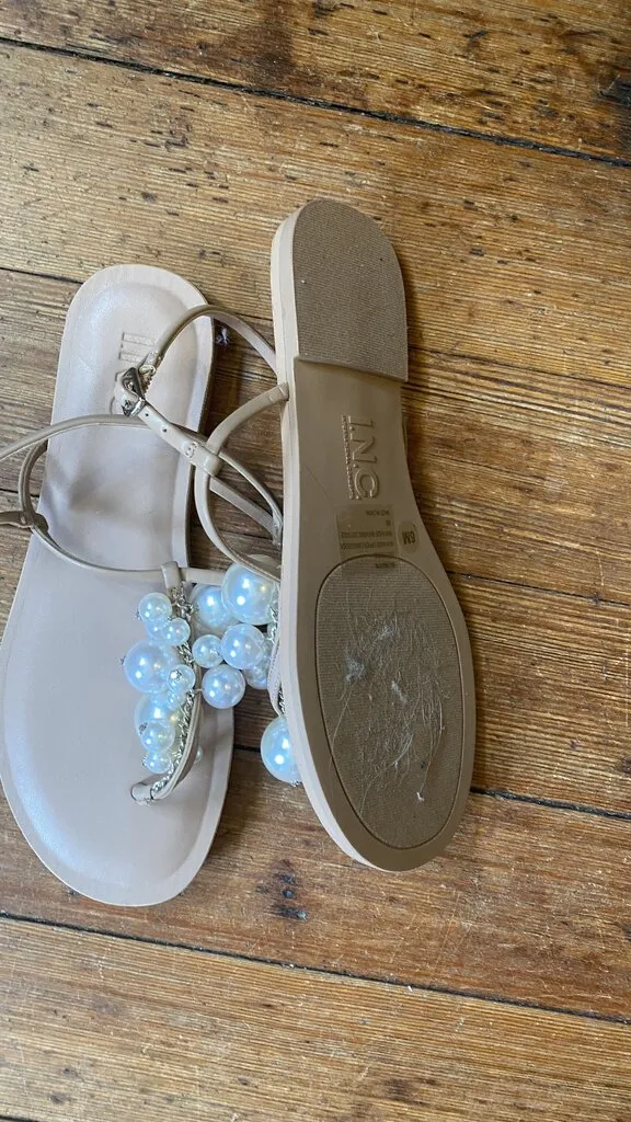 Pearl T strap Sandals