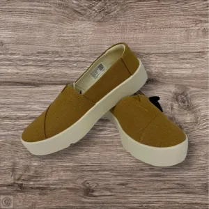Shoes Flats By Toms In Maize Size: 7.5