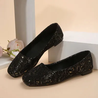 Slip-ons met vierkante neus en platte zool