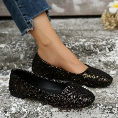 Slip-ons met vierkante neus en platte zool