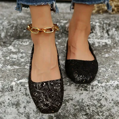 Slip-ons met vierkante neus en platte zool