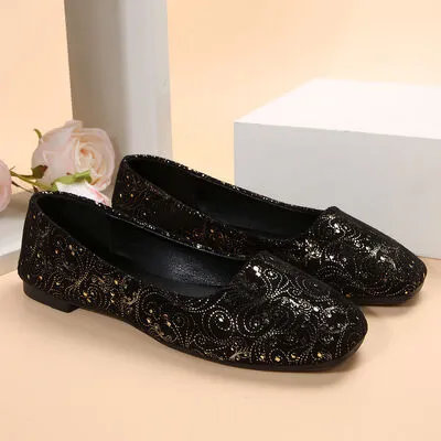 Slip-ons met vierkante neus en platte zool
